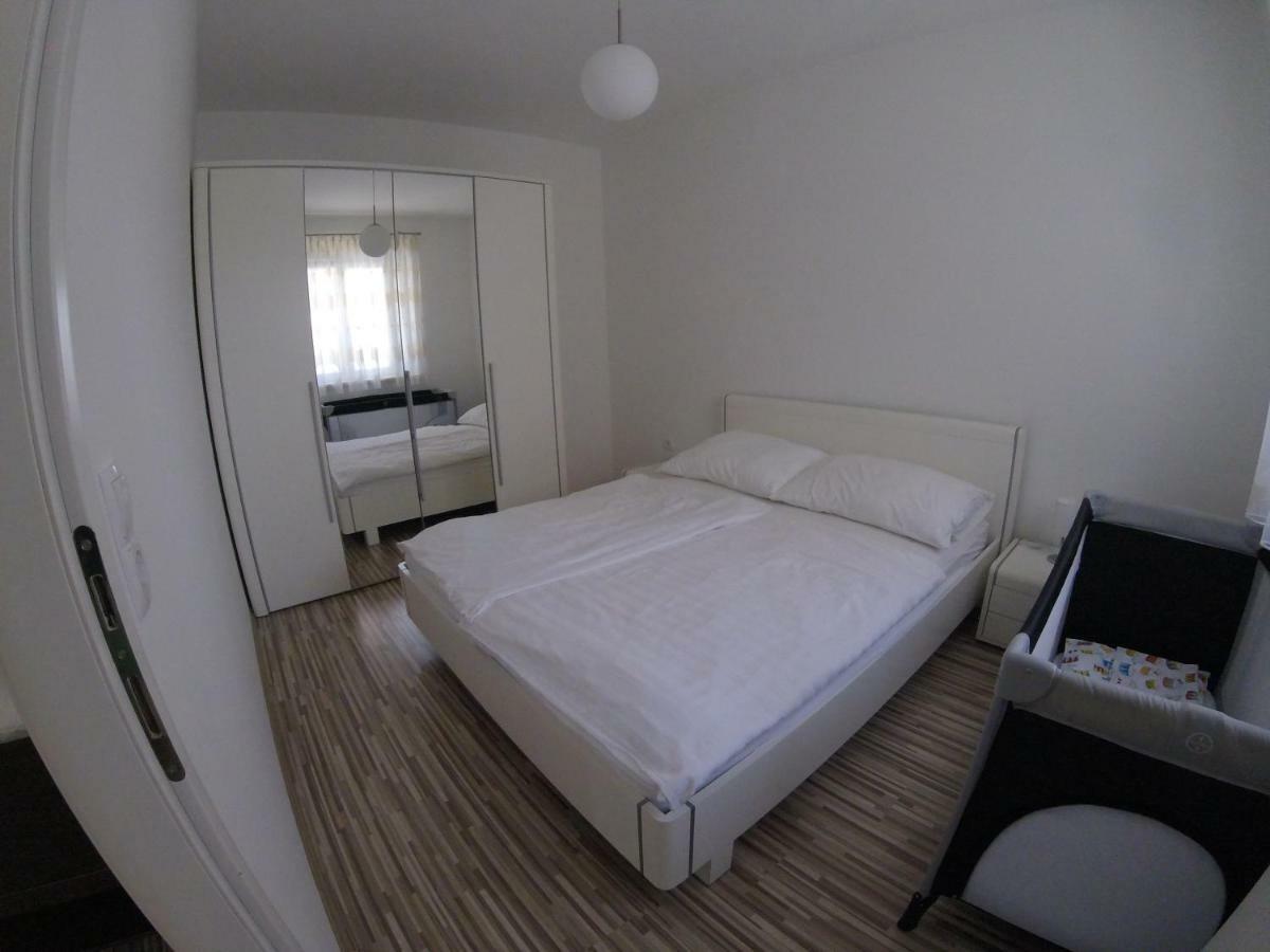 Apartments Babic Sukošan Esterno foto