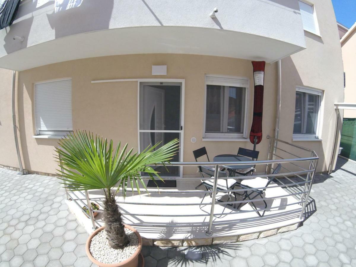Apartments Babic Sukošan Esterno foto
